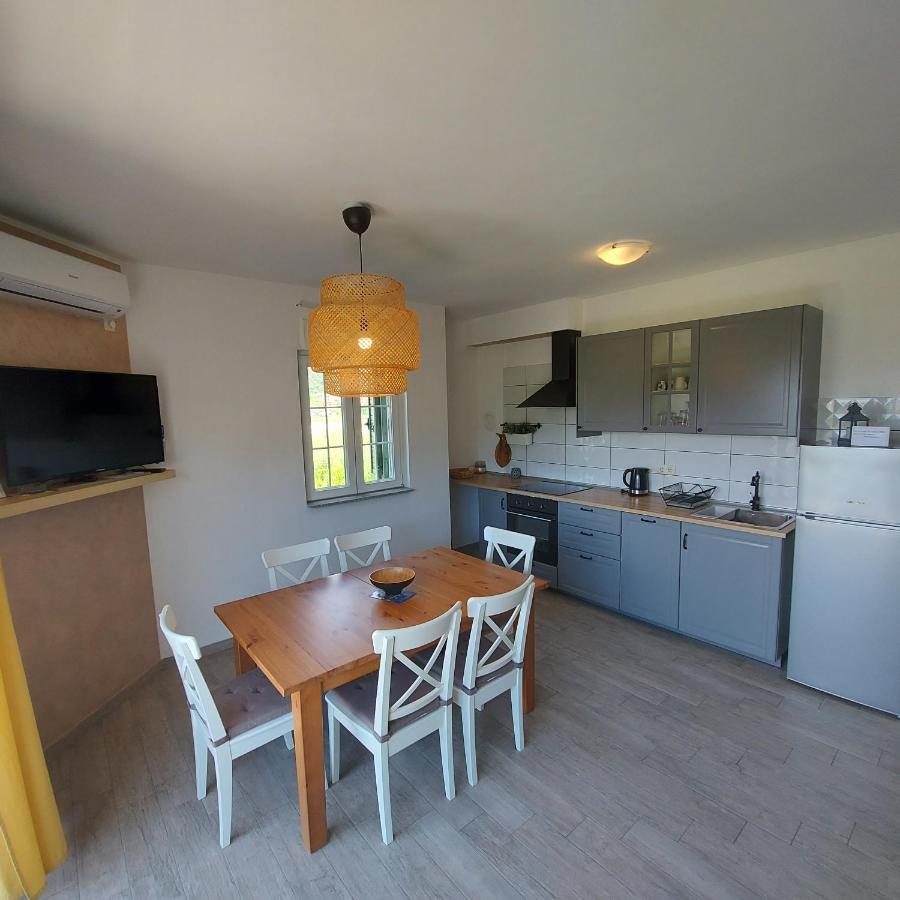 Apartments Batistic Supetarska Draga Rom bilde